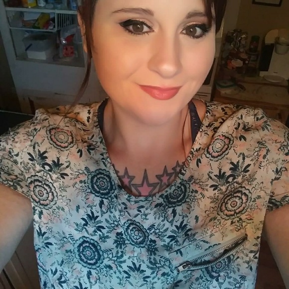 Meet your Posher, Randa - Picture 3 of 3